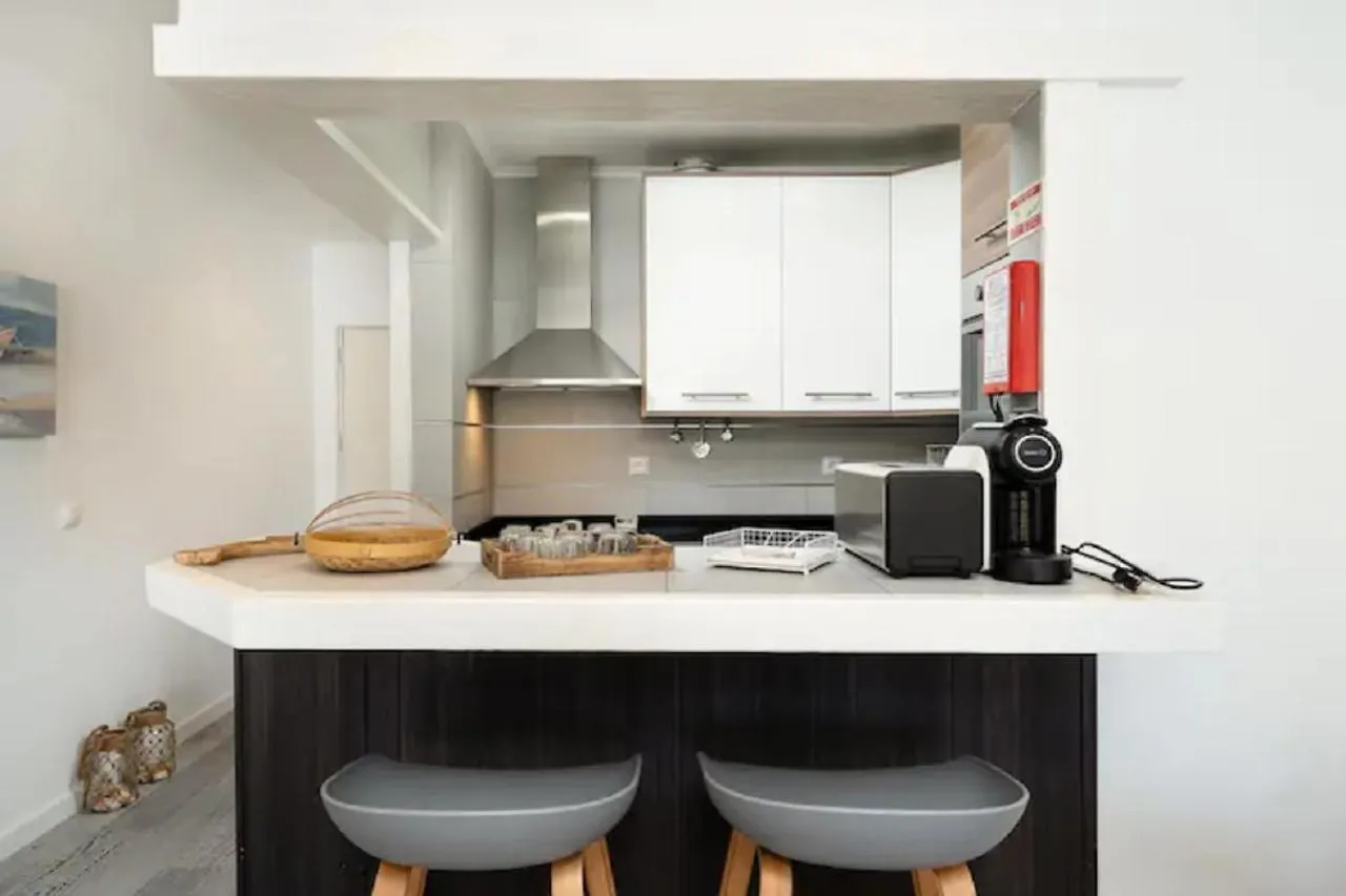 Superb Flat 200 From Beach, 10 Min To Downtown Lagos Apartman