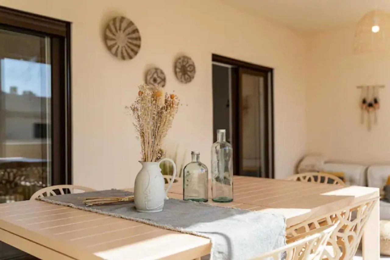 Superb Flat 200 From Beach, 10 Min To Downtown Lagos 0*,  Portugália