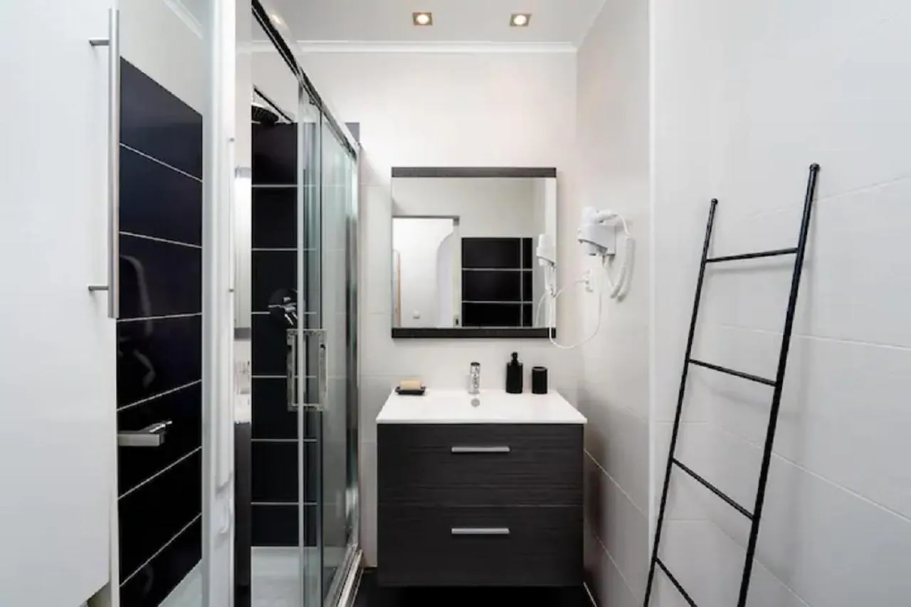 Apartman Superb Flat 200 From Beach, 10 Min To Downtown Lagos