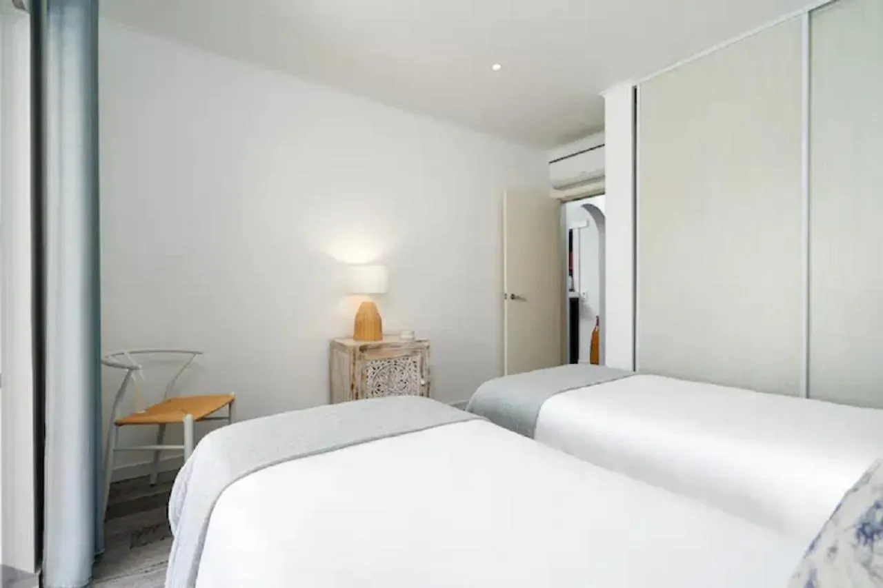Superb Flat 200 From Beach, 10 Min To Downtown Lagos Apartman